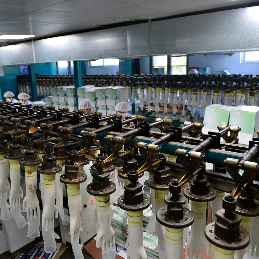 AIC Reduces the Risk of Sourcing Disposable Gloves